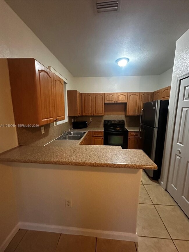 Building Photo - 2818 SE 15th Rd