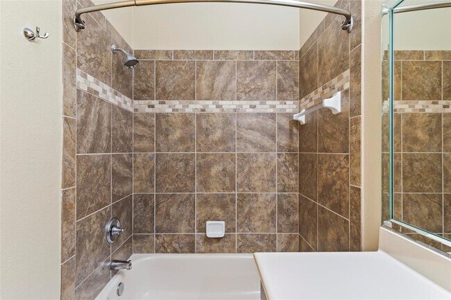 Building Photo - 45 Riverview Bend S