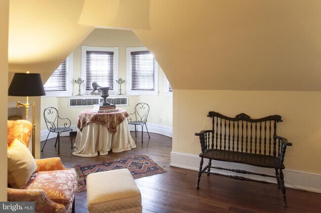 Building Photo - 1633 16th St NW