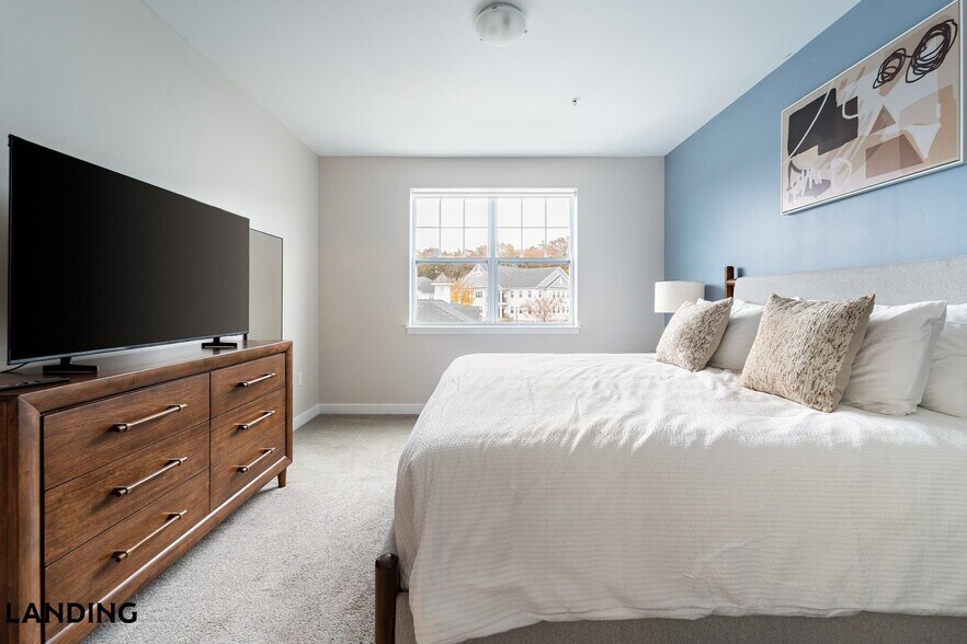 Building Photo - 100 Lexington St