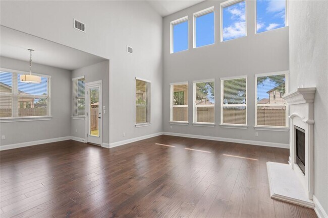 Building Photo - 15601 Cabrillo Way