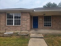 Building Photo - 1742 Rock Hollow Loop
