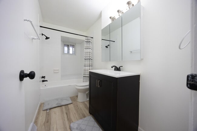 Building Photo - 27701 Mills Ave