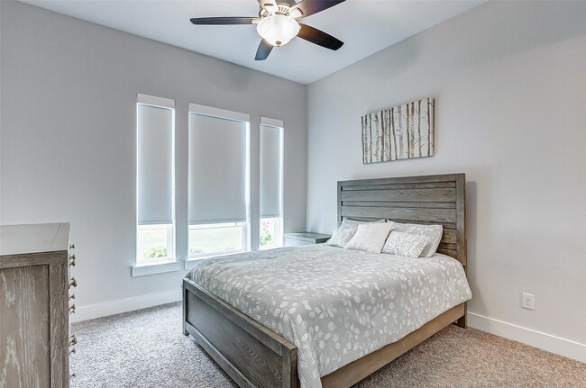 Building Photo - 9903 Regal Bend Dr