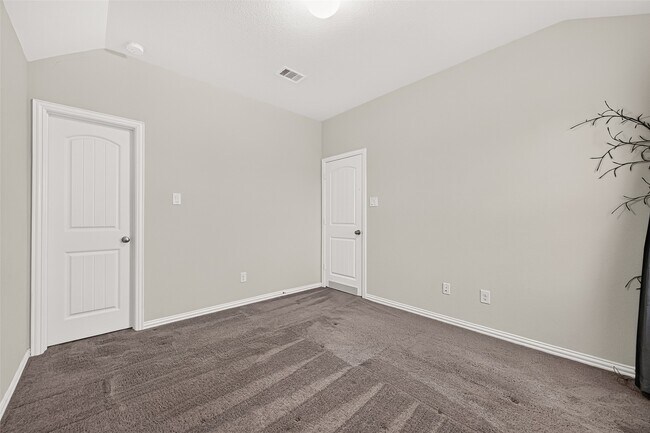 Building Photo - 20223 Highfield Park Dr