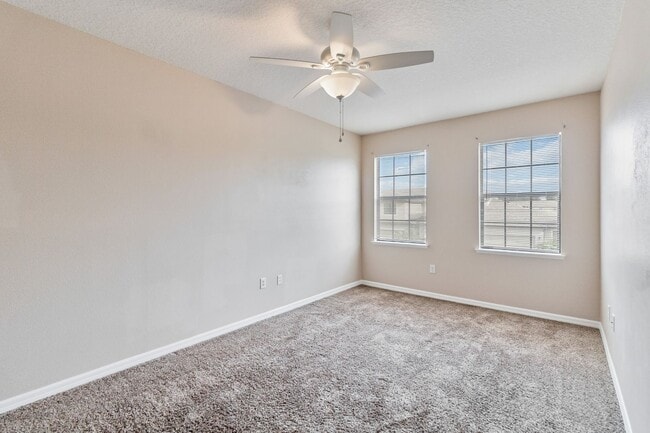 Building Photo - Beautiful 2/2.5 Townhome W/ 1 Car Garage L...