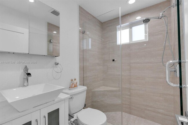 Building Photo - 201 SW 51st Ct