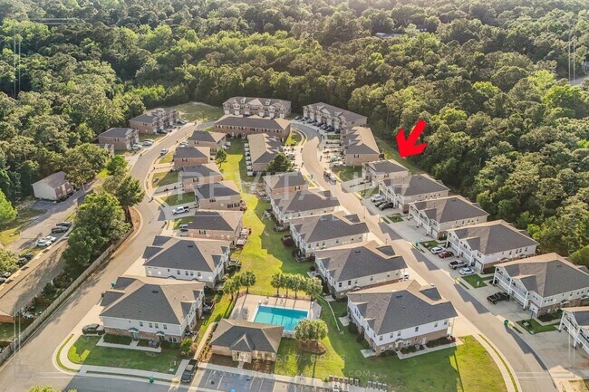 Building Photo - Beautiful Townhome in Quail Hollow, Spanis...