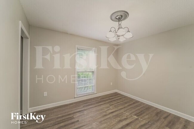 Building Photo - 9306 Covedale Dr