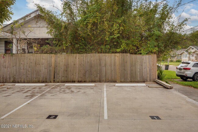 Building Photo - 2716 Oak St