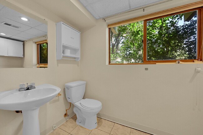 Building Photo - $3,100 - 3 Bed, 2.5 Bath Home in Littleton...