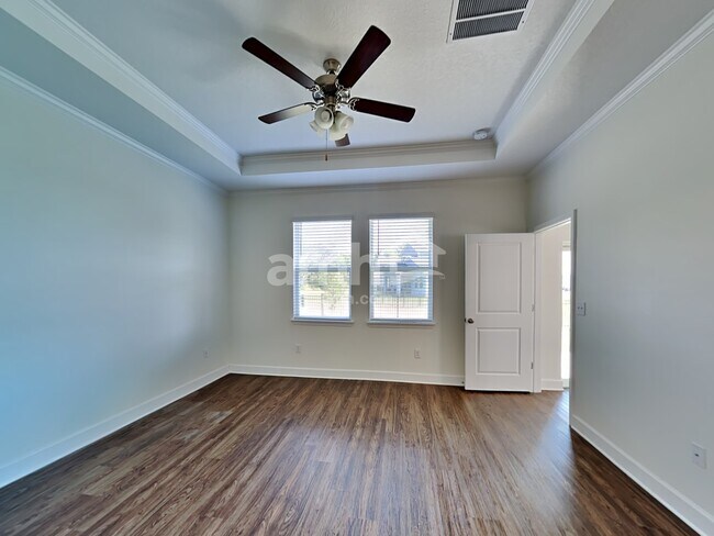 Building Photo - 922 Walden Woods Dr