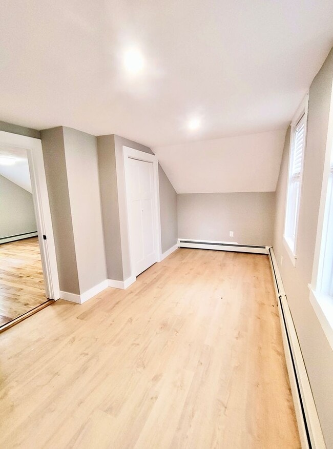 Building Photo - 107 Sterry St