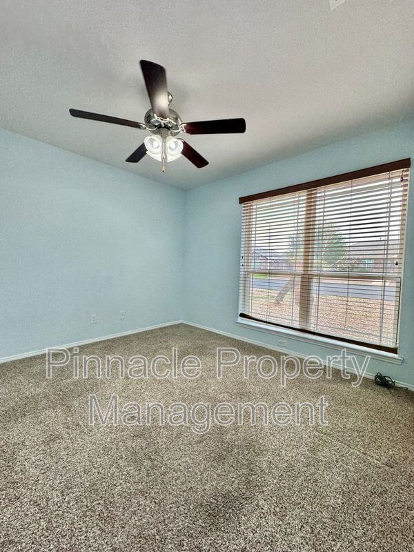 Building Photo - 4925 Scarlet Oak Dr
