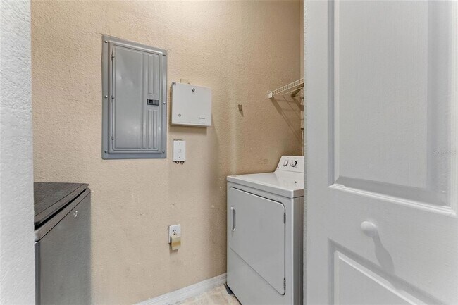 Building Photo - 6153 Metrowest Blvd