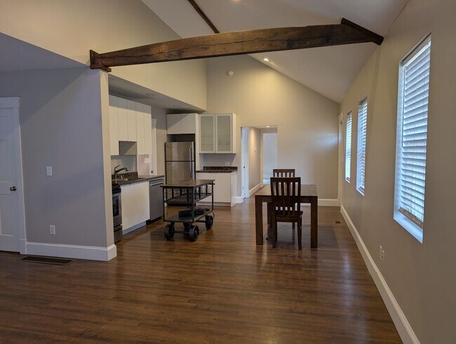 Building Photo - 2484 W 10th St