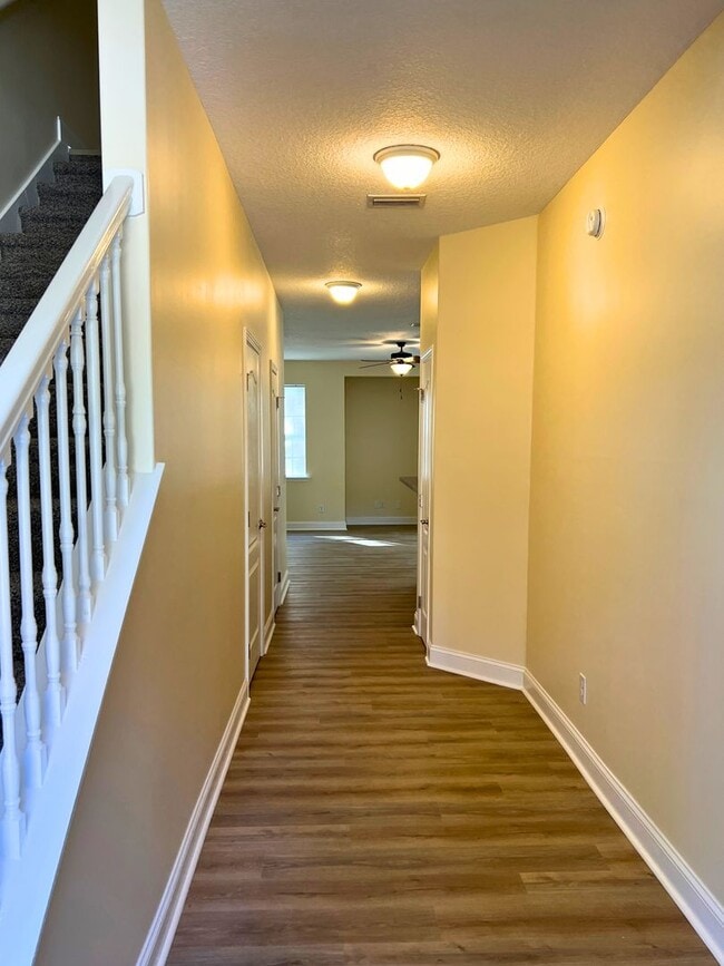 Building Photo - Updated 3/2 close to I95