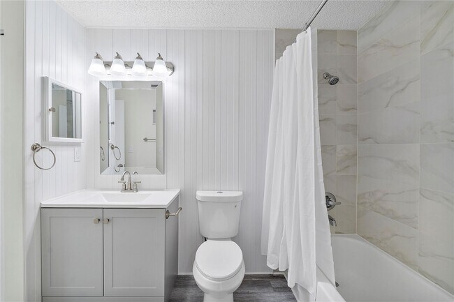 Building Photo - 931 Lyons Rd