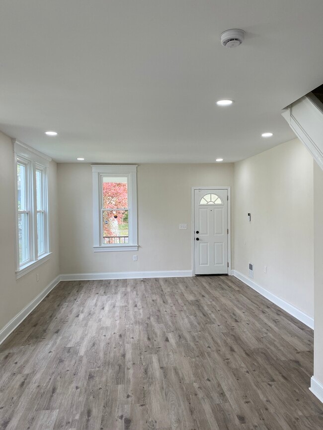 Building Photo - 4814 Arabia Ave
