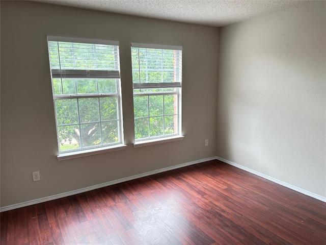 Building Photo - 301 Longshore Dr