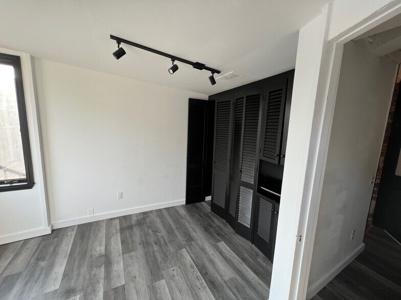 Building Photo - 148 N St