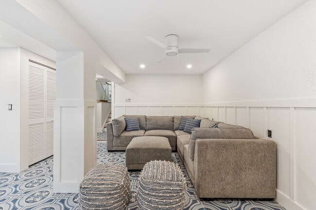 Building Photo - 788 Beach View Dr