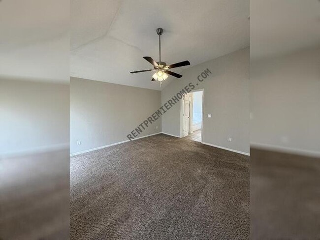 Building Photo - 6805 NW 136th Pl