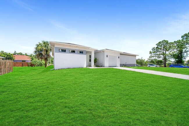 Building Photo - 4766 Nelson Dr