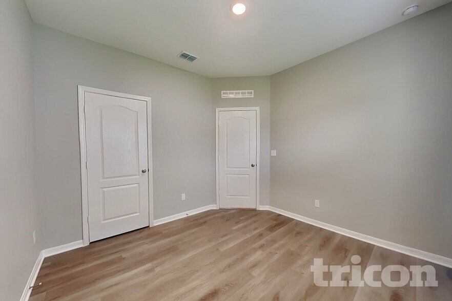 Building Photo - 523 Falcon Ridge Rd