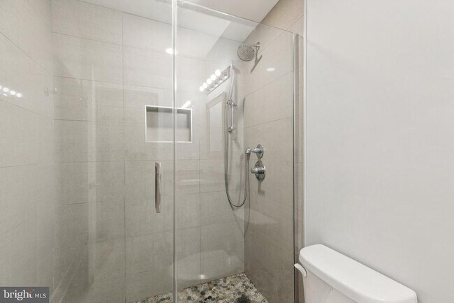 Building Photo - 814 N Uber St