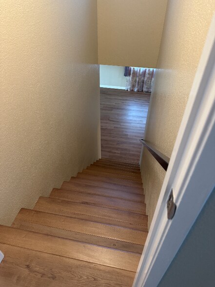 Building Photo - 4533 Hillview Ct