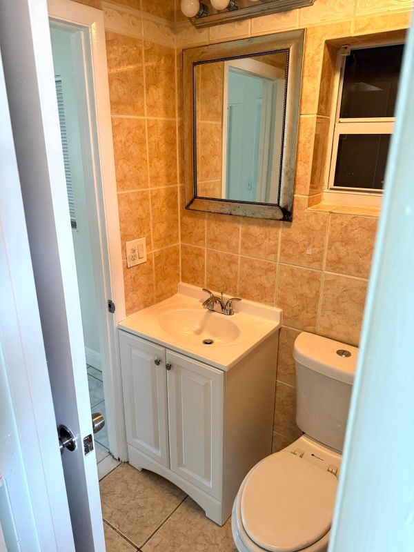 Building Photo - 5698 Gramercy Dr