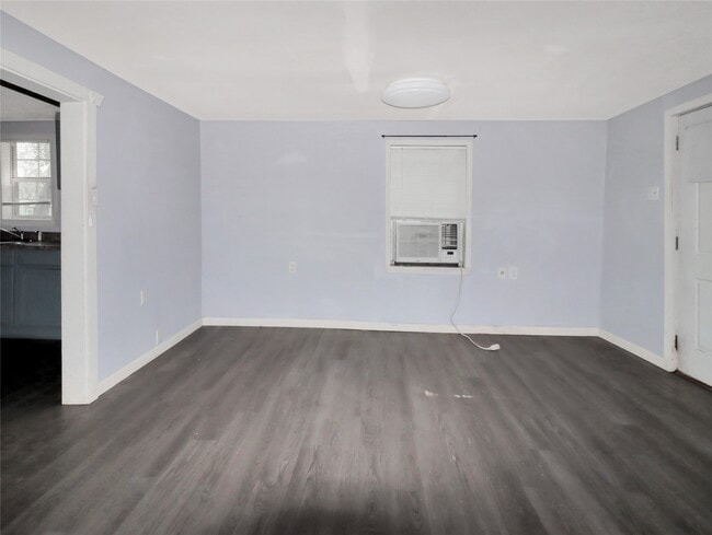 Building Photo - 6611 Jensen St