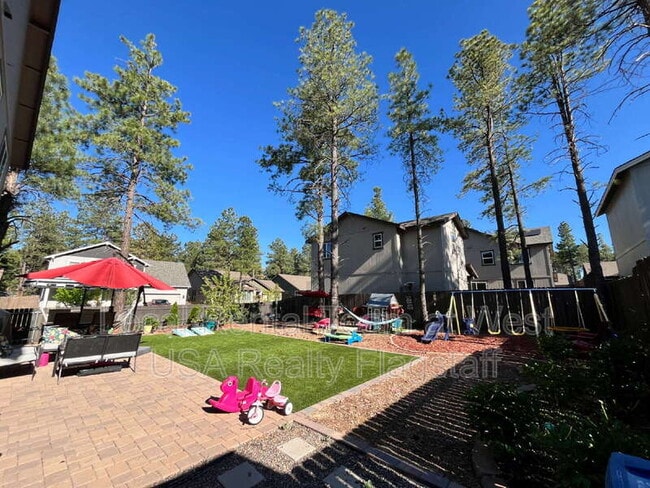 Building Photo - 2705 W Windtree Dr