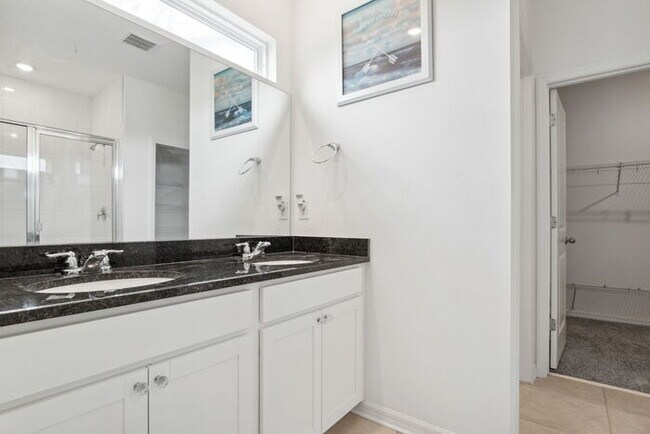 Building Photo - 3 bedroom, 2.5 bath, 2 car garage Home in ...