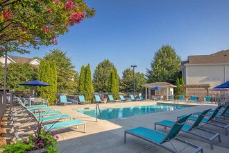 Building Photo - Stratford at Hillcrest