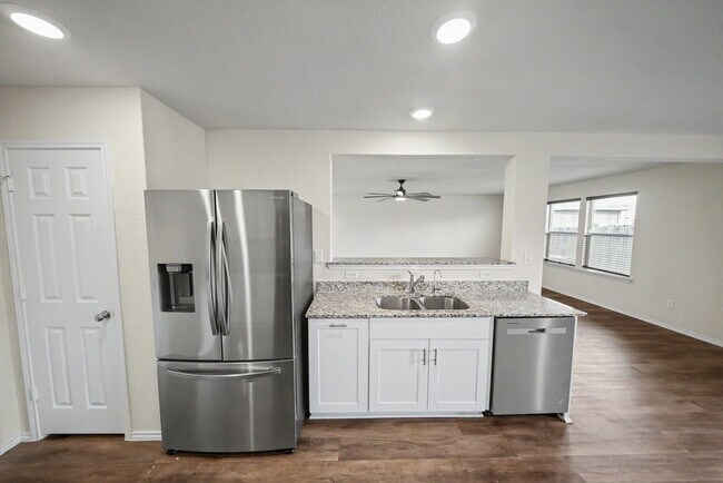 Building Photo - Open-Concept 3BR + Game Room Near Fort Sam & Randolph - Realtor Commission: $500