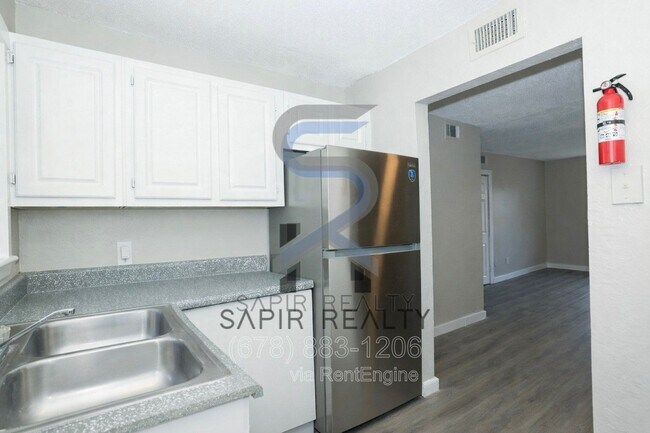 Building Photo - 2055 Alison Ct SW
