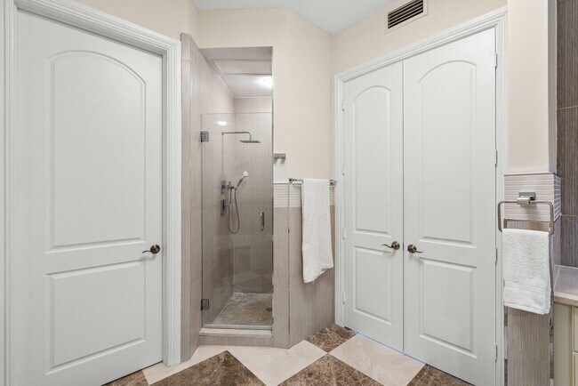 Building Photo - 3000 N Hwy A1A