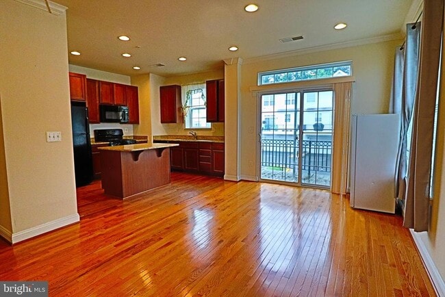 Building Photo - 7200 Phelps Hill Ct