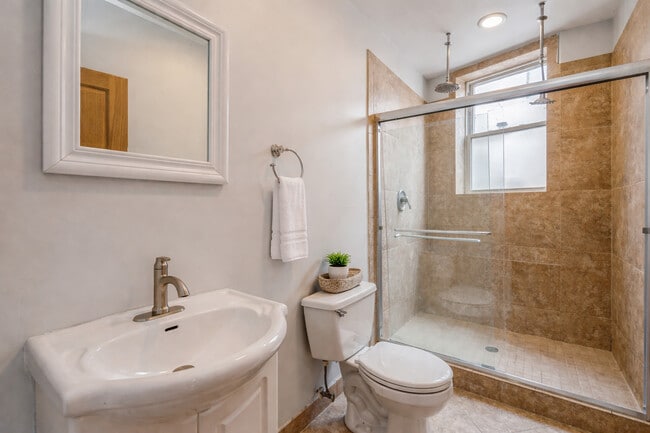 Building Photo - 4839 S Forrestville Ave