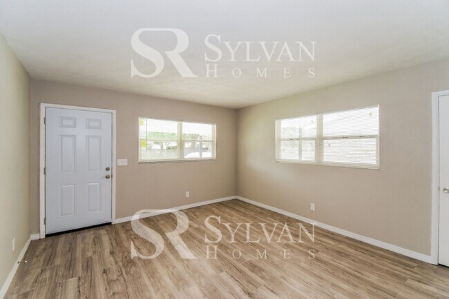 Building Photo - One-level living at its best