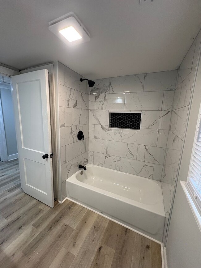 Building Photo - Freshly Renovated Home in Greensboro- 3bed/1bath