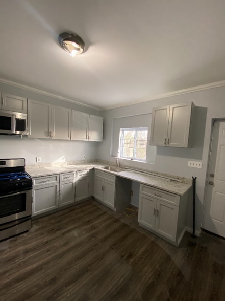 Building Photo - 2241 Cedley St