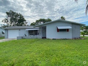 Building Photo - 2/2 House w/ 1 Car Garage