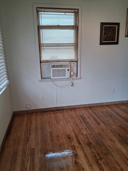 Building Photo - 111 Becker Ave