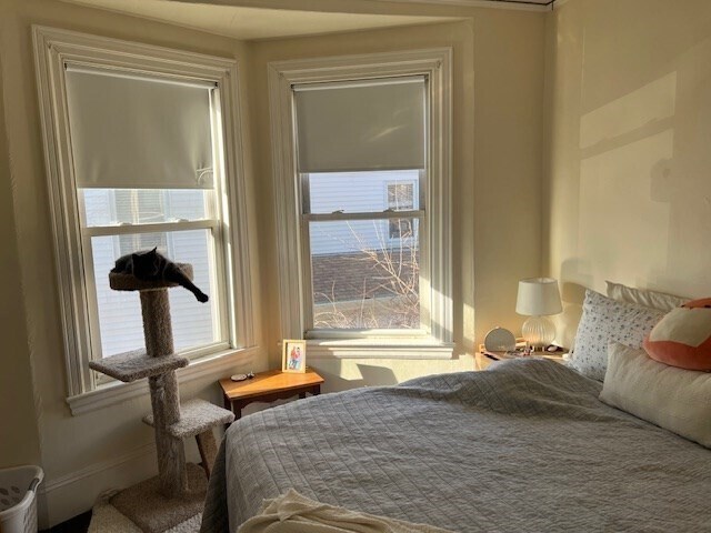 Building Photo - 36 Willow St