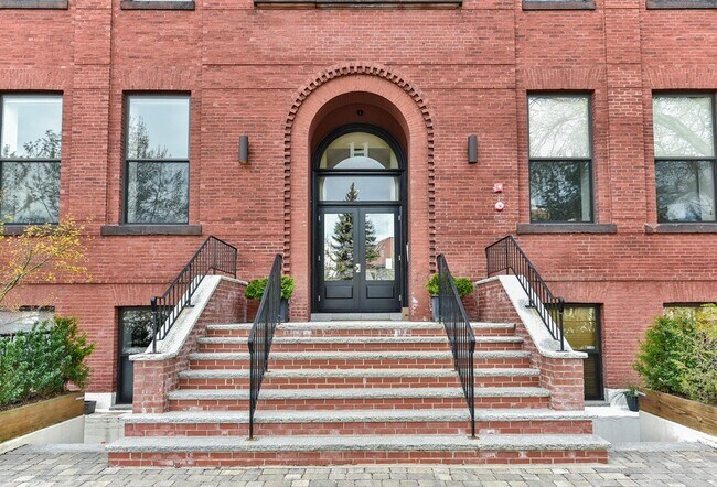 Building Photo - 11 Wyman St