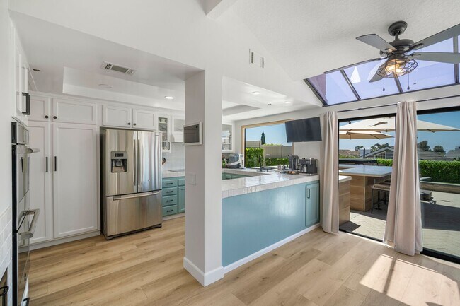 Building Photo - Experience Coastal Living at Its Finest in...