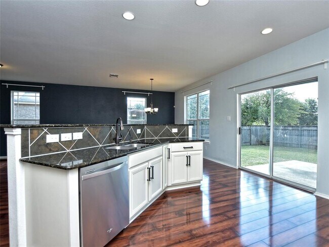 Building Photo - 2717 Claremont Ct
